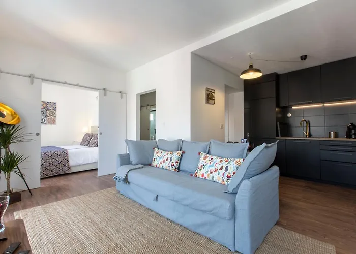 Apartment Amazing Downtown With Small Balcony With View Over The Castle