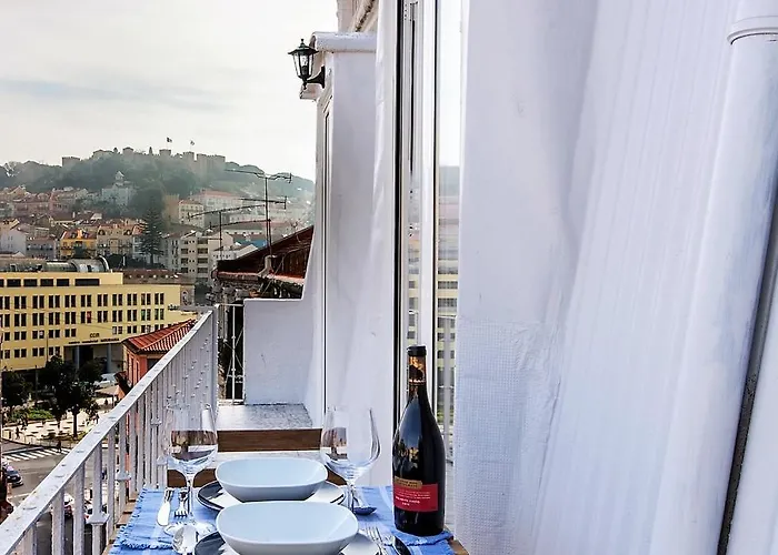 Amazing Downtown With Small Balcony With View Over The Castle Apartment Lisbon