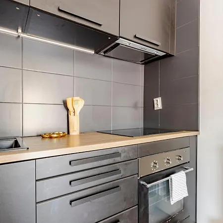 Apartmán Amazing Downtown With Small Balcony With View Over The Castle *