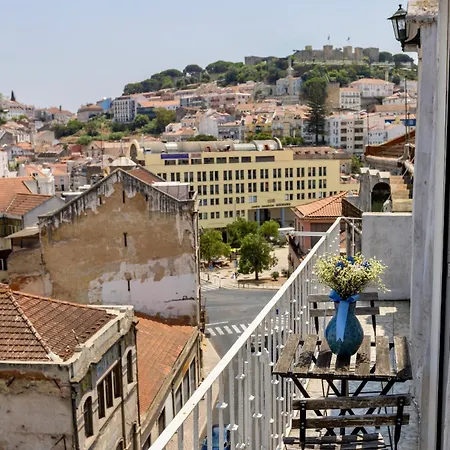 Amazing Downtown With Small Balcony With View Over The Castle Apartmán