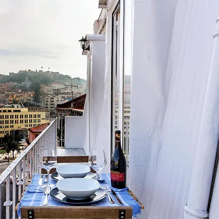Amazing Downtown With Small Balcony With View Over The Castle Appartamento Lisbona