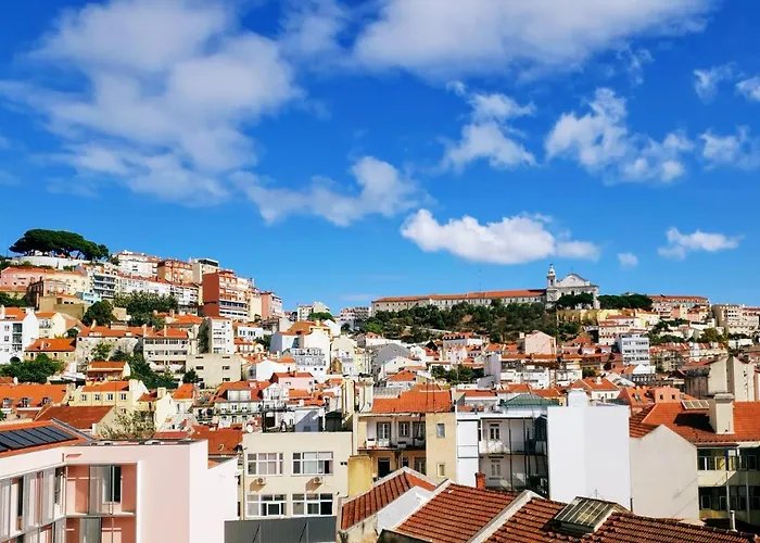 Amazing Downtown With Small Balcony With View Over The Castle