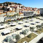 شقة Amazing Downtown With Small Balcony With View Over The Castle