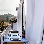 Amazing Downtown With Small Balcony With View Over The Castle شقة Lisboa