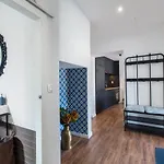 Amazing Downtown With Small Balcony With View Over The Castle *