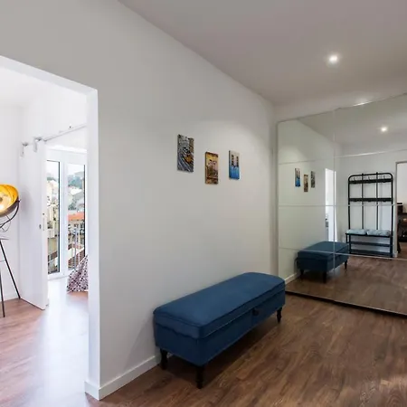 Apartament Amazing Downtown With Small Balcony With View Over The Castle